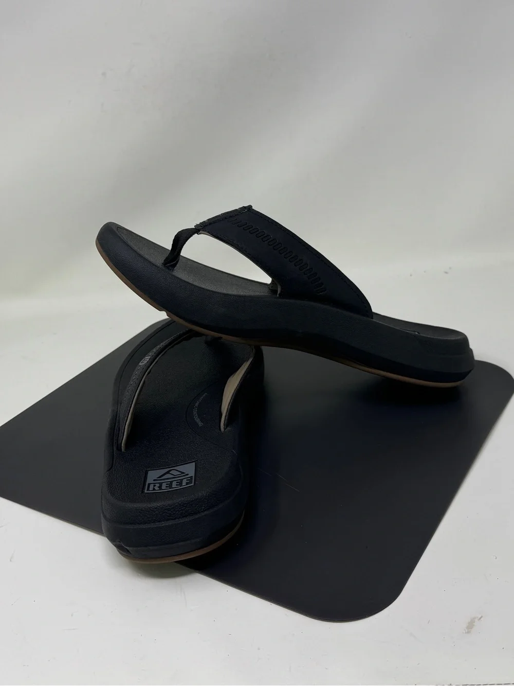 Reef Cruiser Men’s Flip Flops/Sandals Black Size 11 excellent never used